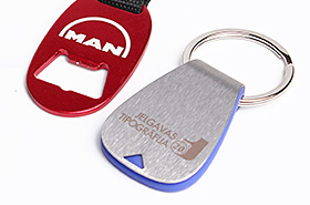 Atslēgu piekariņi ar logo
